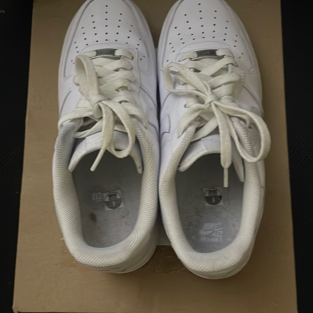 Pre-owned white Nike Air Force 1s